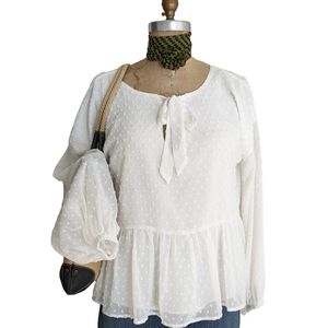 Cupcakes & Cashmere Amber Split Neck Blouse Size Large
